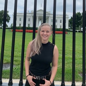 Meet your Posher, Anna rose